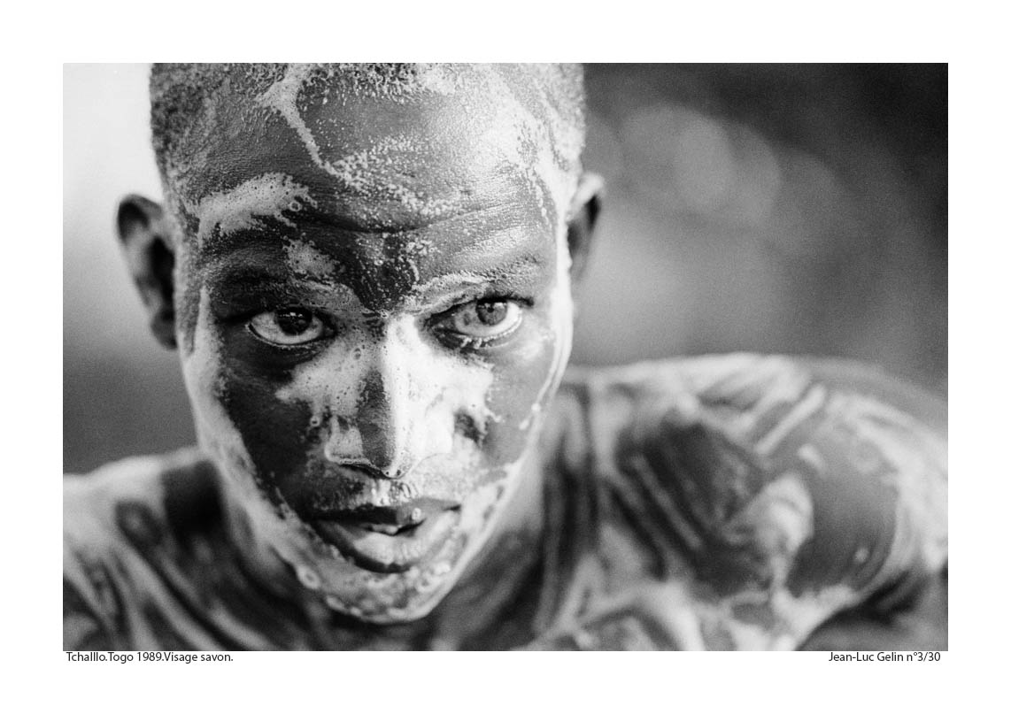 JLG photo N/B visage savon - Tchalo, Togo